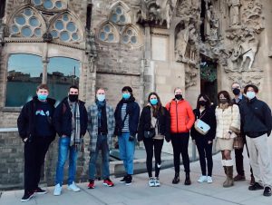 周日上午组织游览圣家堂la Sagrada Família